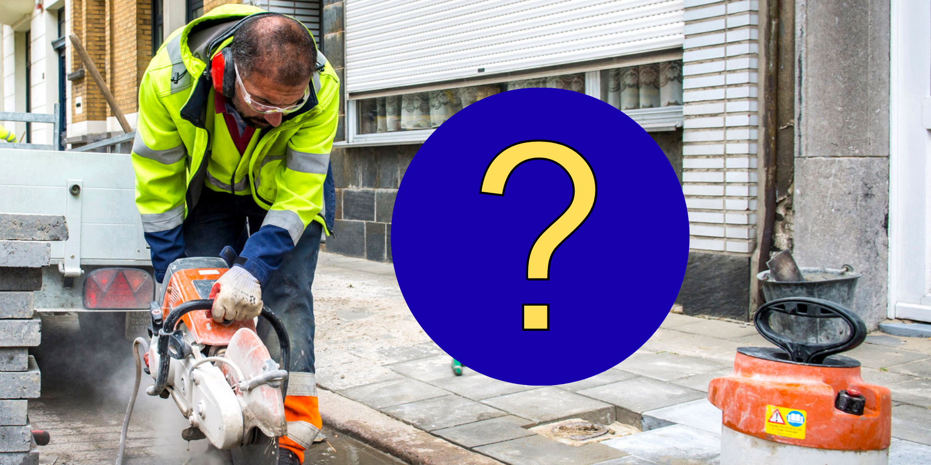 Afbeelding van een werkman die wegenwerken uitvoert.